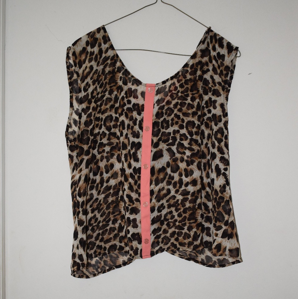 Leopard print sleeveless top